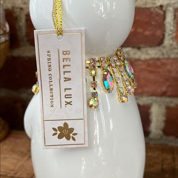 White resin Bunny with Jewel Collar by Bella Lux - Picture 3 of 7